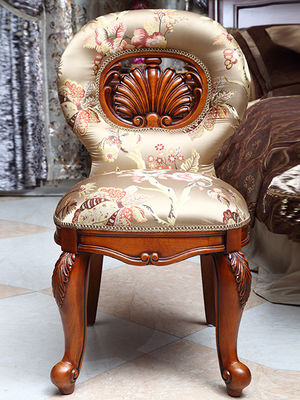 Rasguño de madera de la silla del trono de la antigüedad de rey And Queen Birch resistente