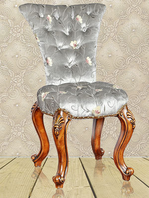 Rasguño de madera de la silla del trono de la antigüedad de rey And Queen Birch resistente