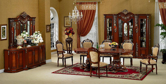 Mesa de comedor y sillas del vintage